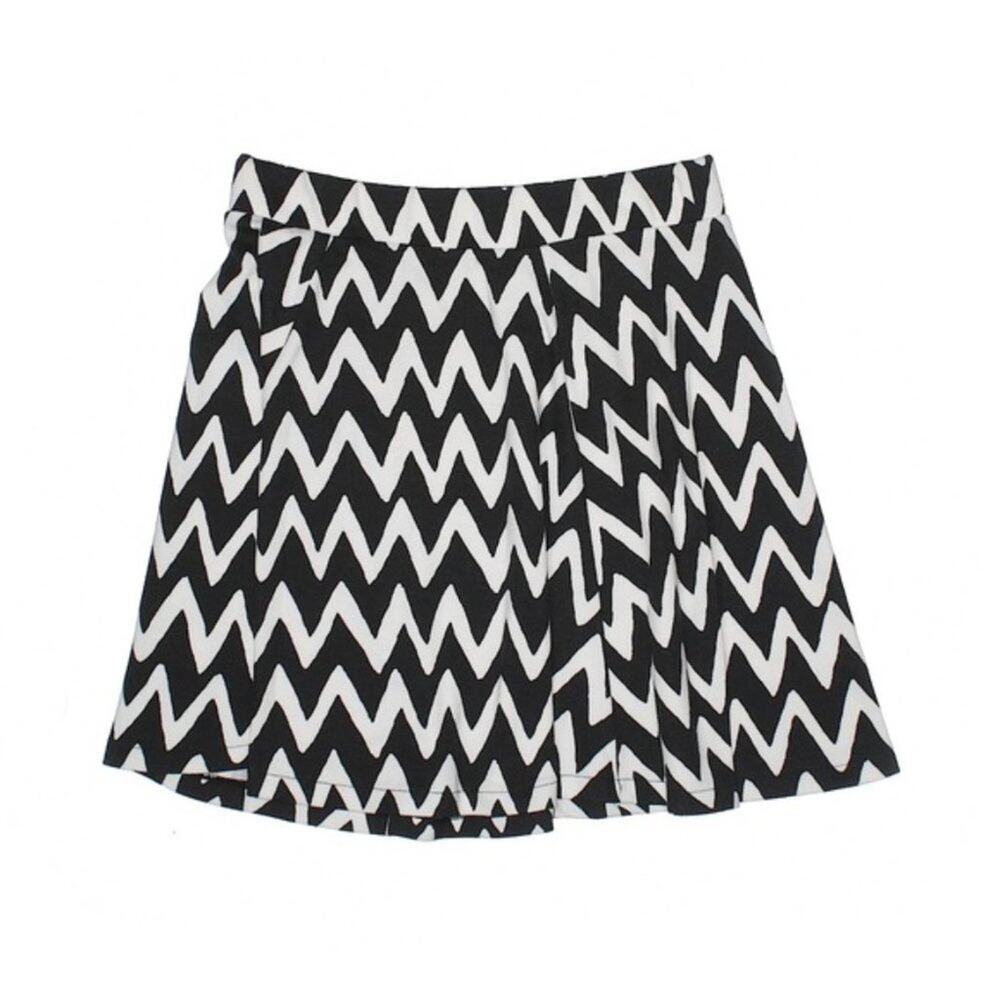 Aeropostale Womens Chevron Black White Zig Zag Patterned High Rise Skater Skirt